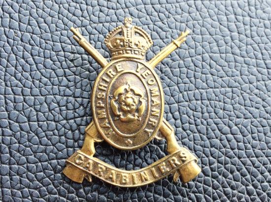 Hampshire Yeomanry Carabiners, all brass cap badge