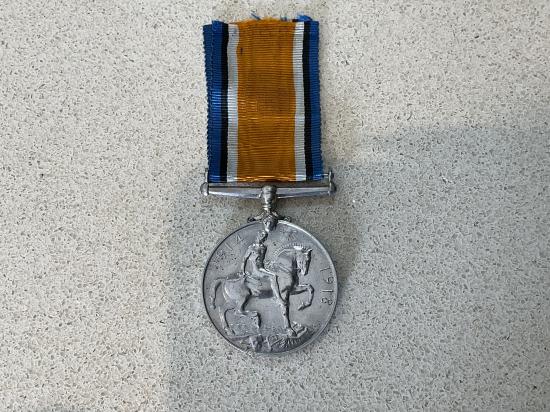 WW1 War medal: 201990 SPR H.D.G BENDELL R.E