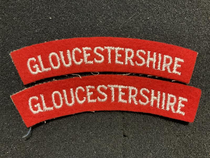WW2 GLOUCESTERSHIRE Regt cloth shoulder titles