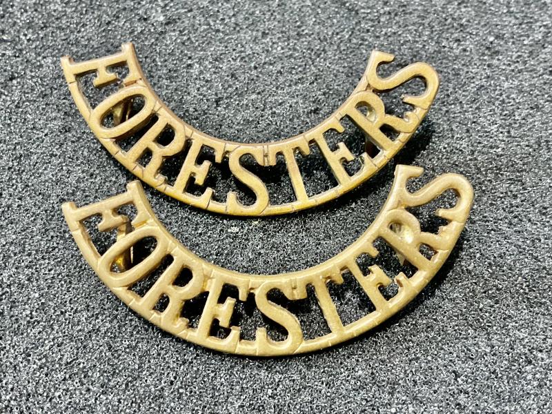 WW1 FORESTERS brass shoulder titles