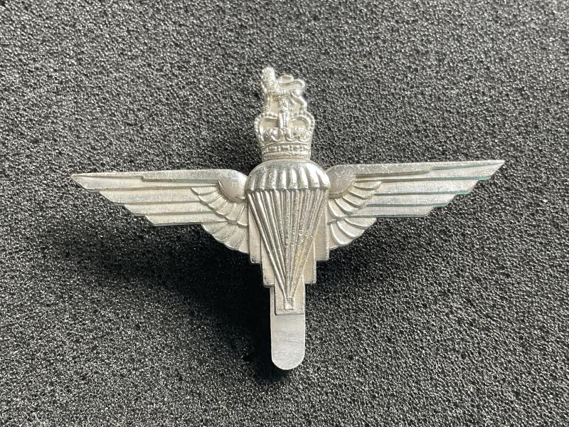 Anodised Parachute Regiment cap badge