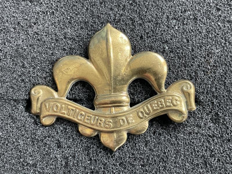 WW2 Canadian Les Voltiguers de Quebec collar badge