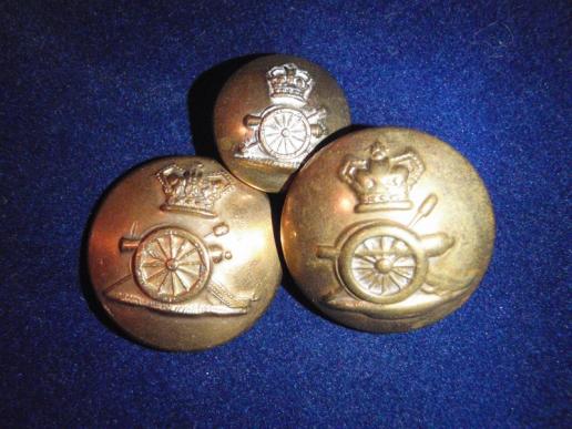 VR. Royal Artillery Buttons