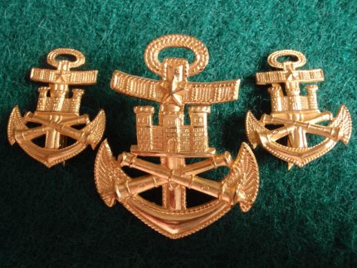 Chile Infantry De Marina Hat Badge and Collars 