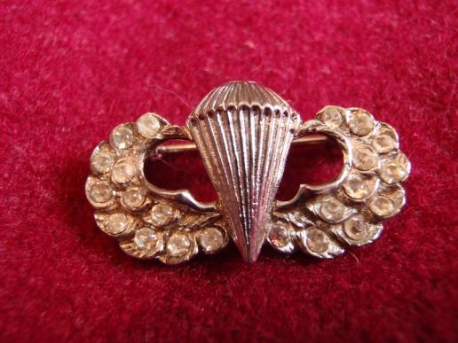 Early US Para Wing Sweetheart Broach 