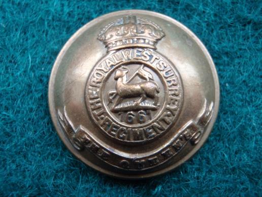 The Royal West Surrey Regiment (The Queens) k/c Button