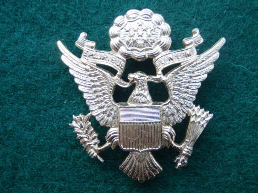 US Army Offioers British Made Anodised Cap Badge