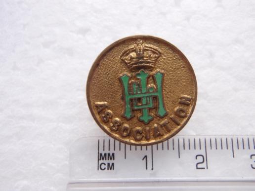 H.L.I (highland Light Infantry) Association Gilt Button Hole Lapel badge