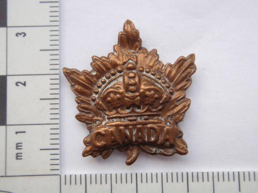 1914 dated C.E.F 'CANADA' Collar Badge