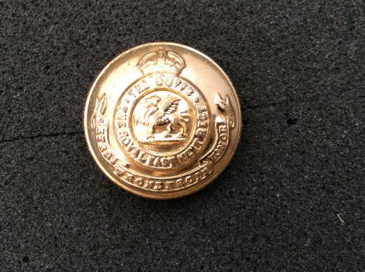 K/C The Buffs, ( Royal East Kent Regt) Large A/A Button 