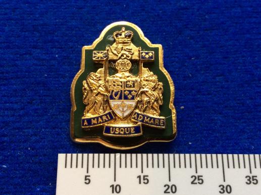 Canadian Army Chief Warrant Officers Collar badge