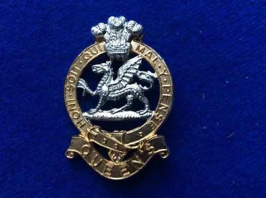 Queens Regiment Anodised belt buckle badge