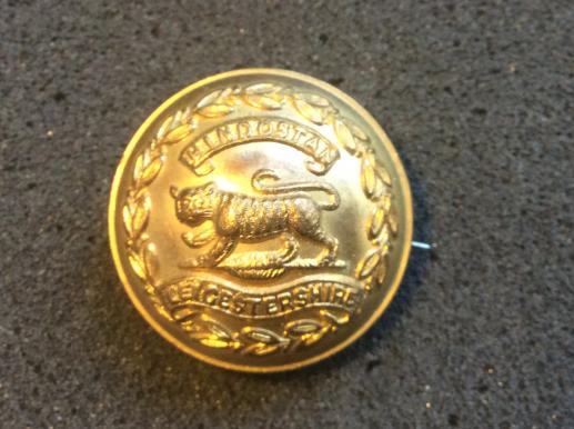 Leicestershire Regiment Large Button Sweetheart brooch 