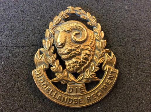WW2 S.A Die Middellandse Regiment Cap badge