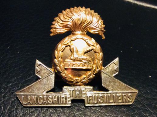 Lancashire Fusiliers Officers Silver & Gilt Cap badge
