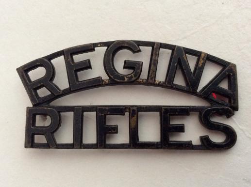 WW2 Canadian REGINA RIFLES Shoulder Title 