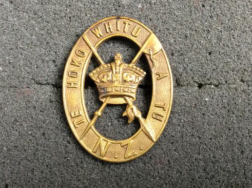 WW1 New Zealand Maori Battalion Cap/ Collar Badge 