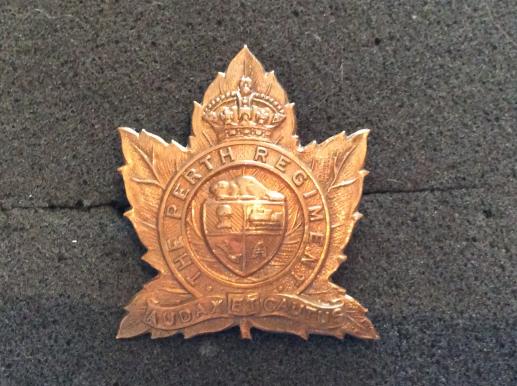 WW2 The Perth Regiment Cap Badge 