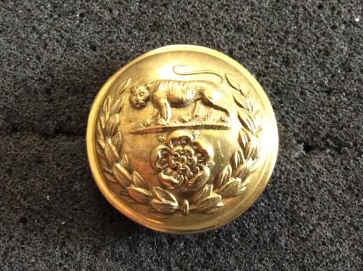 Post 1881 The Royal Hampshire Regiment Officers Button 