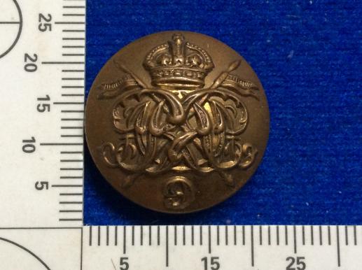 Post 1902 9th Queens Royal Lancers Large 23mm Button 