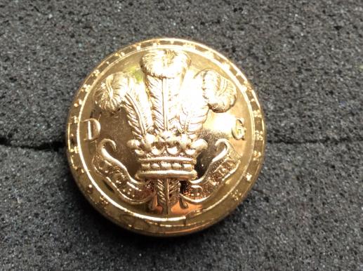 Post 1885 3rd Dragoon Guards ( Prince Wales) Officers Button 