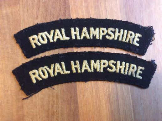ROYAL HAMPSHIRE Regiment Cloth Shoulder Titles 