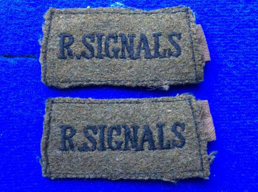WW2 Royal Signals slip on Shoulder Titles 