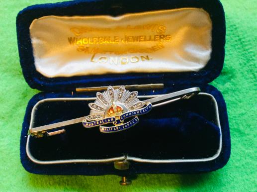 WW1 Australian Rising Sun gold & Diamond Sweetheart brooch