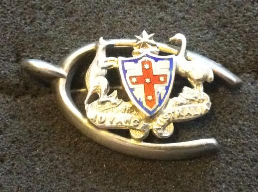 Advance Australia 1913 dated silver horseshoe Sweetheart brooch 