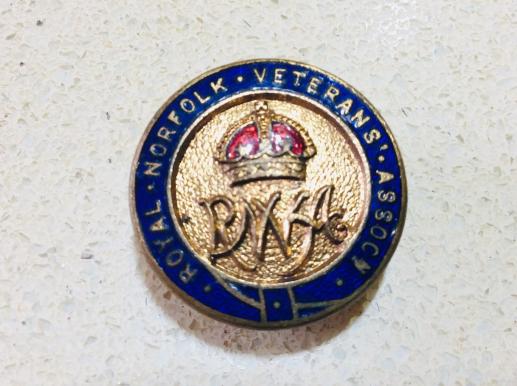 Royal Norfolk Veterans Association Gilt& enamel Lapel brooch 