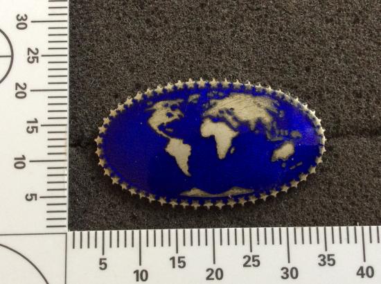 United Nations delegates Lapel badge, first pattern ?