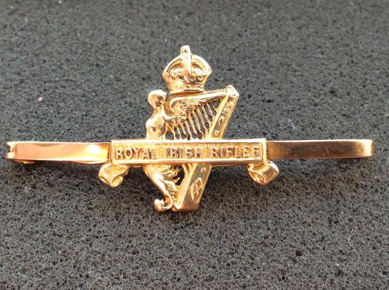 WW1/2 9Ct Gold Royal Irish Rifles, Sweetheart or tie pin