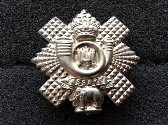 Q.V.C Highland Light Infantry w/m Collar Badge