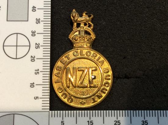 WW1 New Zealand Engineers (NZE) Cap Badge By Gaunt London