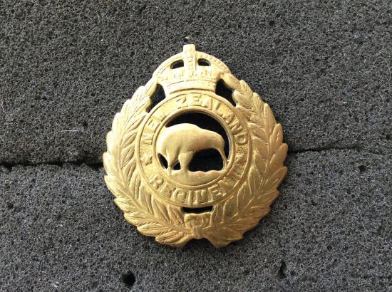 K/C New Zealand Regiment Brass Cap badge
