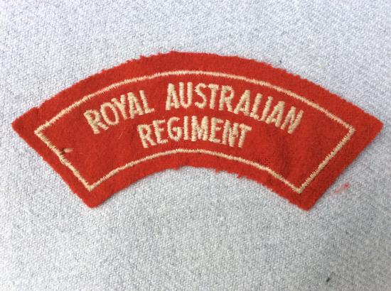 ROYAL AUSTRALIAN REGIMENT Bordered Shoulder Title