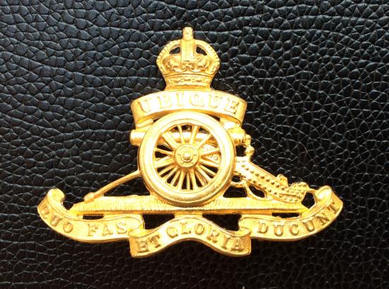K/C Royal Artillery Officers Full size Gilt Officers Cap badge