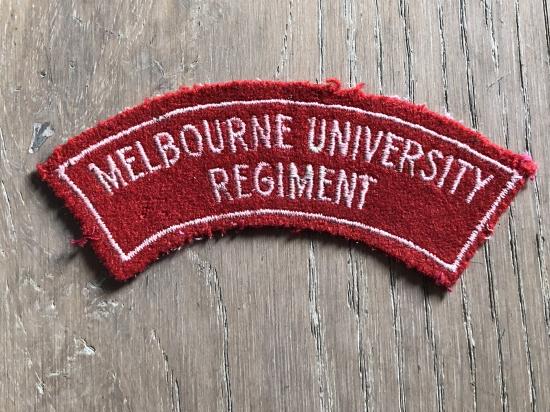 Melbourne University Regiment bordered shoulder title
