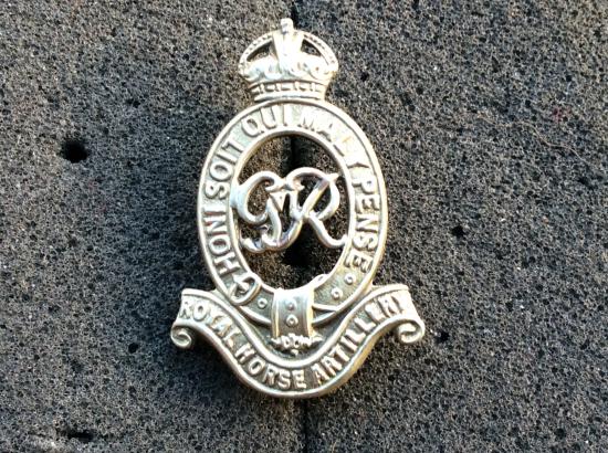 WW2 Royal Horse Artillery Cap Badge By Firmin