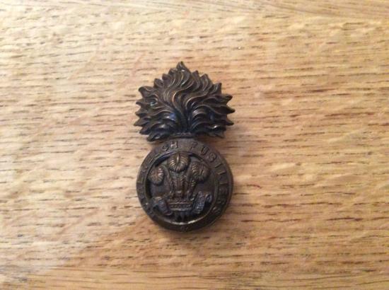 WW2 O.S.D Royal Welch Fusiliers bronzed cap badge