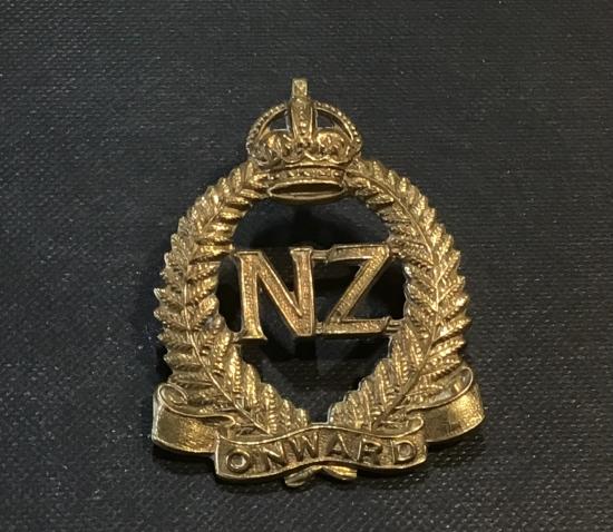 WW2 New Zealand ‘onwards’ general service cap badge