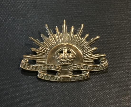 WW1/2 Australian commonwealth military forces hat badge