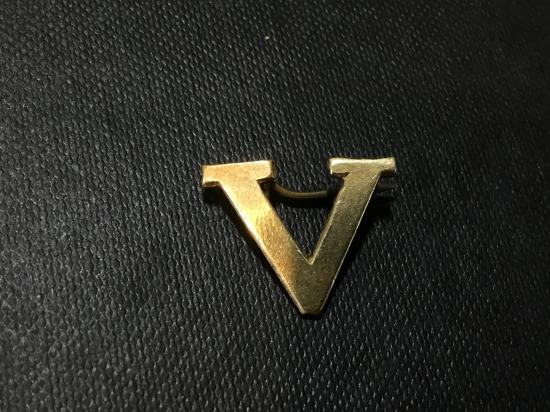 WW2 ‘V’ for Victory lapel badge