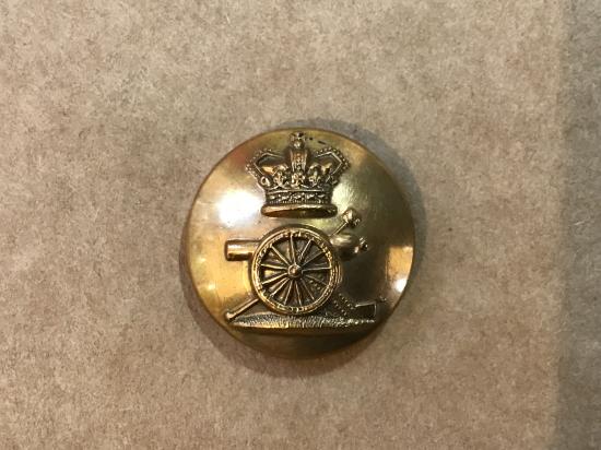 Q.V.C Royal Artillery button