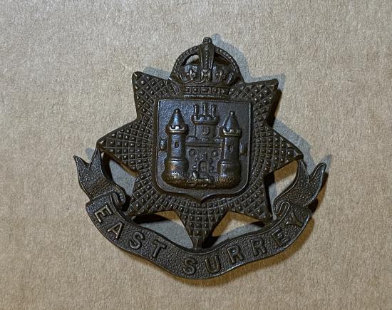 WW1/WW2 East Surrey Regiment O.S.D cap badge
