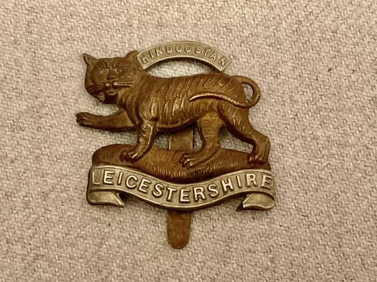 Leicestershire Regiment O.Rs cap badge