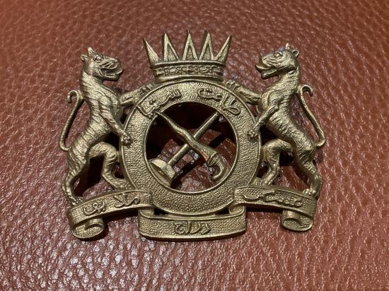 Royal Malay Regiment officers gilt cap badge