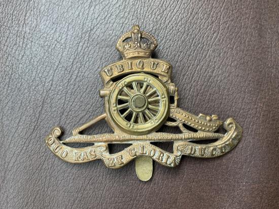 WW1/2 Royal Artillery other ranks moving wheel cap badge