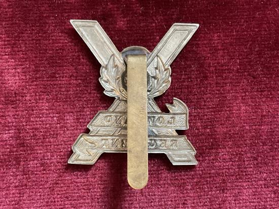 WW2 Lowland Regiment cap badge