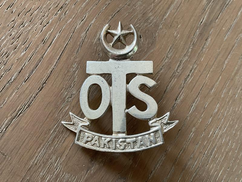 Pakistan Officers Training Corps cap badge